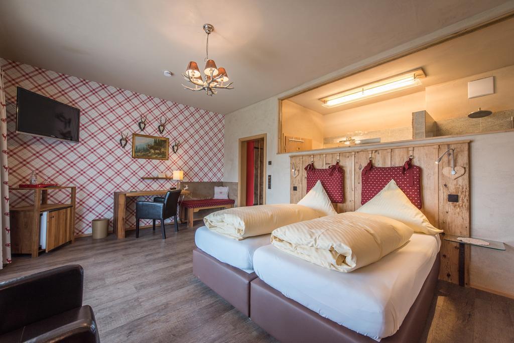 Hoßkirch Landhotel Und Gasthof Hirsch Huettenreute מראה חיצוני תמונה